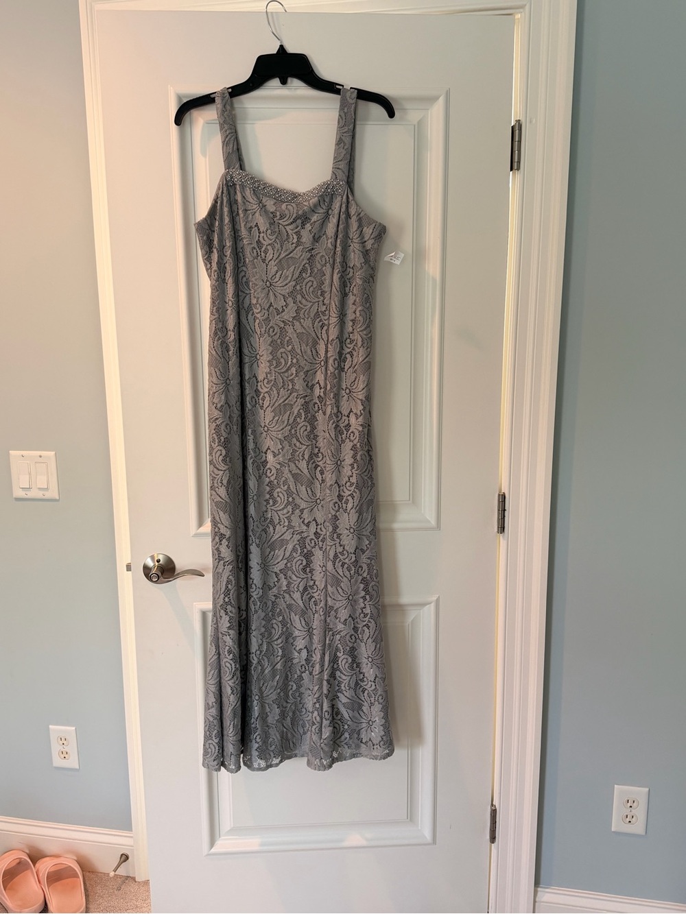 Le Bos, Lace Maxi Formal Gown w/matching jacket, silver, Size 12
